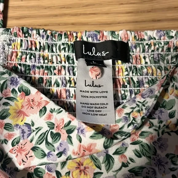Lulus Women’s Crop Top. Large. Floral Pattern. - Picture 2 of 7